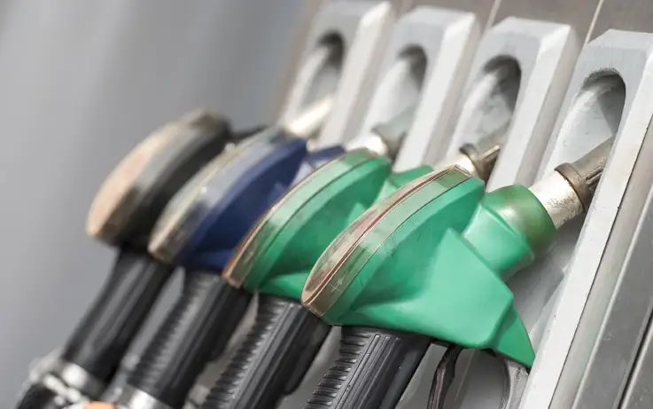 Țara unde benzina s-a scumpit cu 30% într-o singură zi