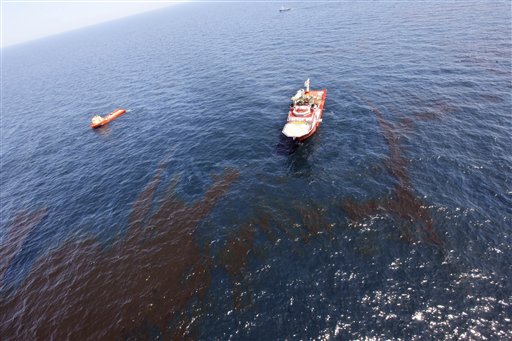 Peste 200.000 de litri de petrol s-au scurs în Marea Nordului