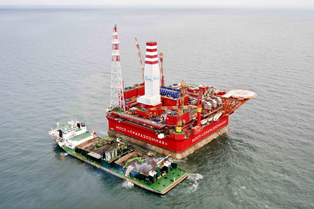 UNIREA GIGANŢILOR: Rosneft, în parteneriat cu Exxon pentru explorarea Mării Negre