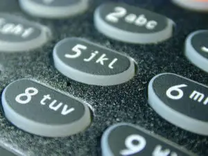 Licenţele Orange şi Vodafone ar putea fi prelungite până la mijlocul anului 2014