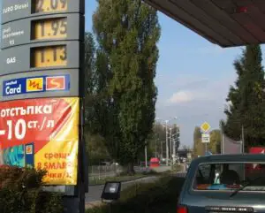 Transportatorii bulgari ameninţă cu blocarea drumurilor din cauza combustibililor scumpi