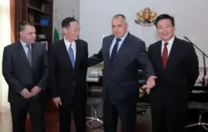 Îngrijorător sau de invidiat? Chinezii dau 10 milioane de euro în agricultura din Bulgaria