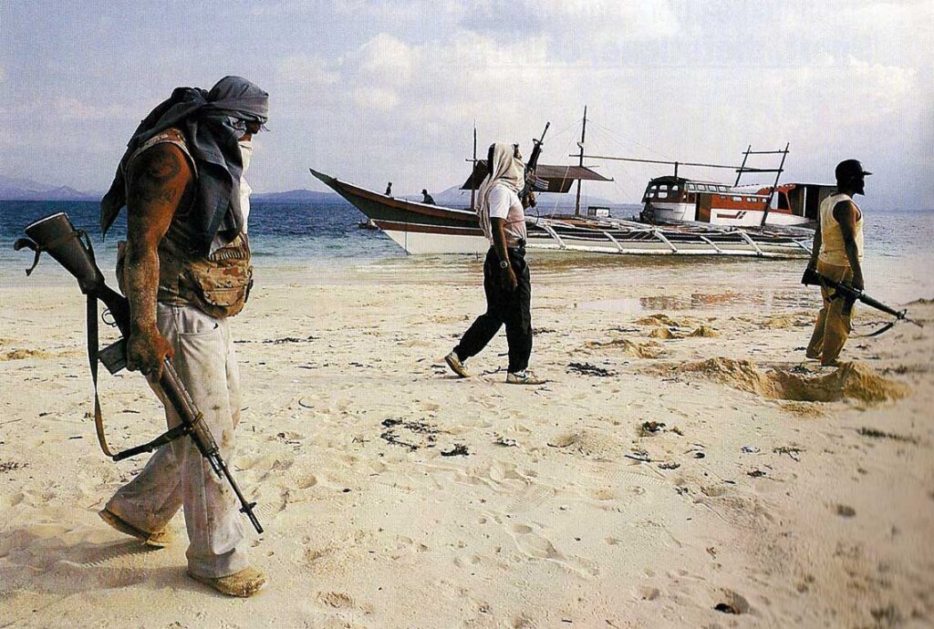 Pirateria din Somalia a costat aproape 7 miliarde de dolari în 2011