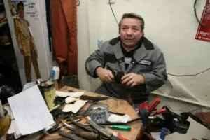 Reapar meseriaşii. Învăţământul tehnic va fi reintrodus de la anul