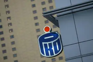 Polonia vinde în septembrie 10% din PKO, cea mai mare bancă a ţării