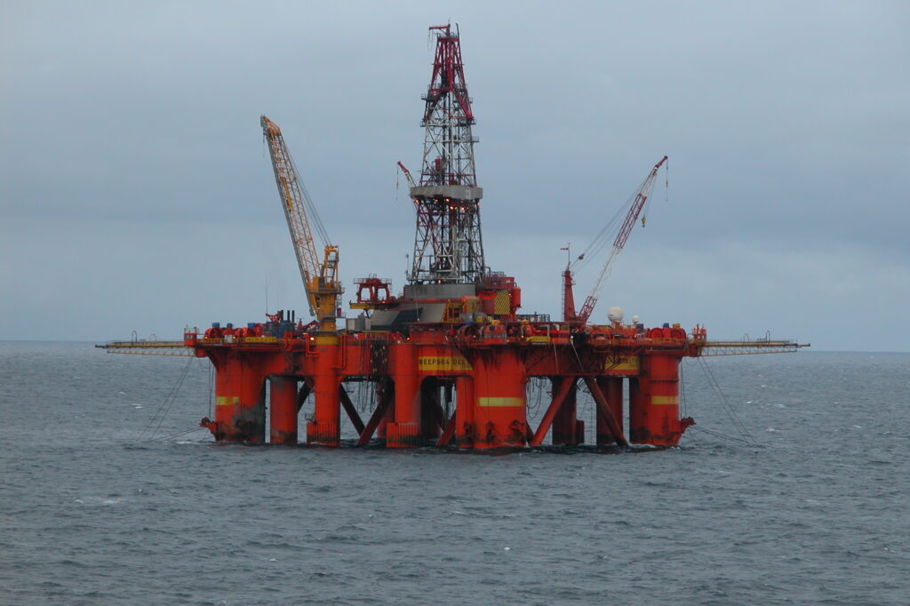 ExxonMobil şi OMV Petrom: Prima sondă în perimetrul Neptun indică prezenţa hidrocarburilor