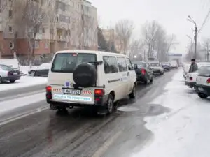 Anchetă în cazul situaţiei provocate de polei în sudul ţării. Angajaţi ai CNADNR ar putea fi destituiţi