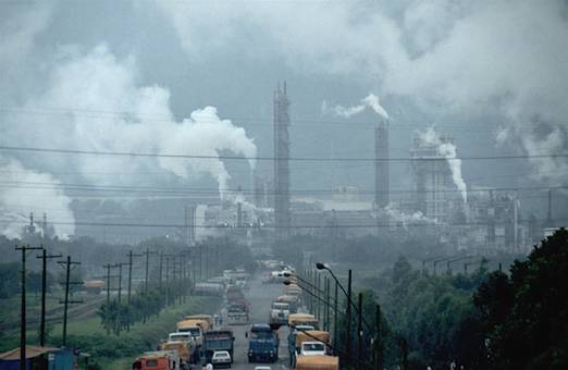 AEM: Poluarea atmosferică reduce speranţa de viaţă a oamenilor cu aproximativ doi ani