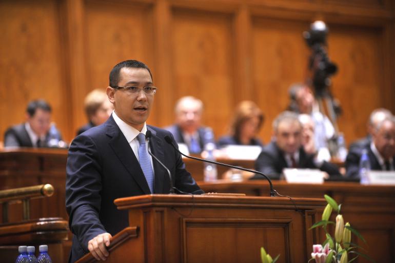 UPDATE Ponta: Guvernul îşi va angaja răspunderea pe legea proprietăţii. Miza: 8 miliarde de euro