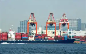 Japonia a înregistrat un deficit comercial record în 2012