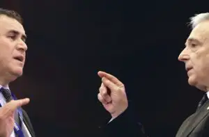 Isărescu: Majorarea TVA a condus la întârzierea creşterii economice