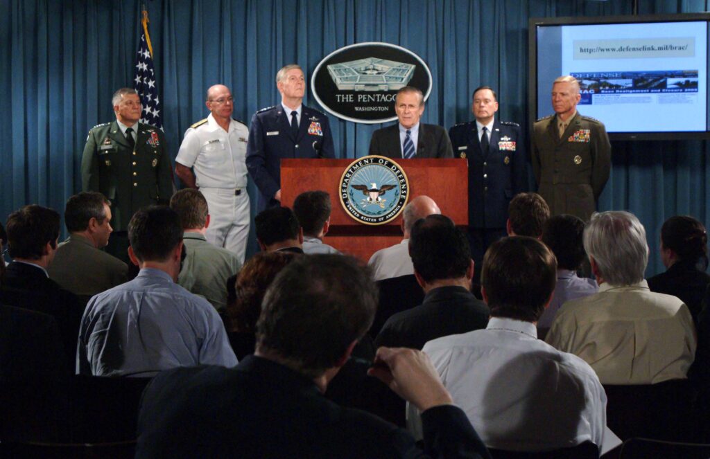 Pentagonul anunţă ridicarea nivelului de securitate la bazele americane