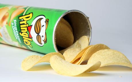 Procter&Gamble vinde divizia de chipsuri Pringles companiei americane Kellogg