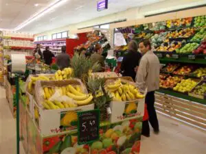 Profi a redeschis magazinele Al Comsib