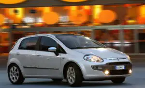 Fiat recheamă la service 130.000 de Punto