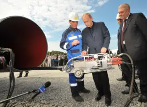 Putin măreşte impozitul pe salariile mari ale ruşilor