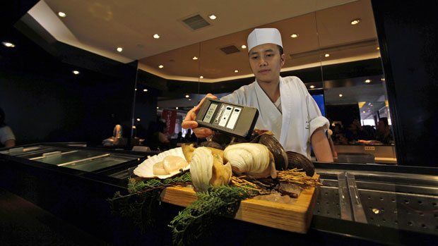 Japonezii măsoară radioactivitatea alimentelor
