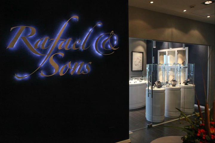 Casa de diamante Rafael&Sons deschide primul butic de bijuterii din Bucureşti