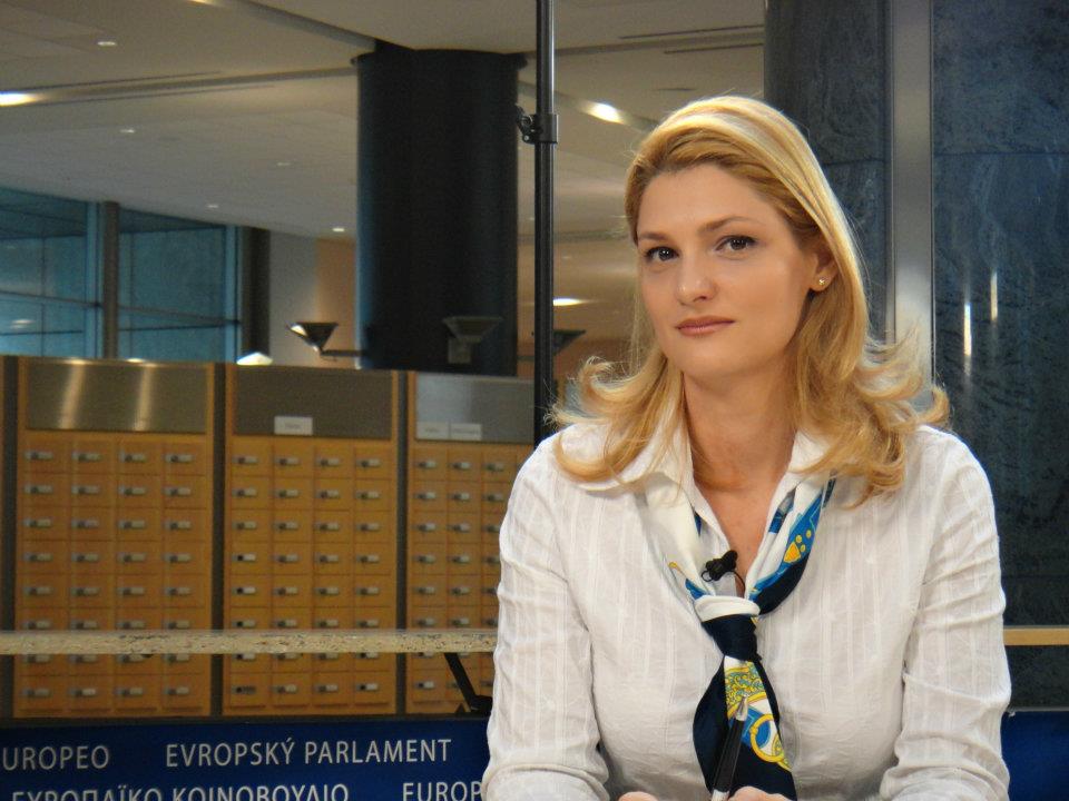 Ramona Mănescu: „Ar trebui un act normativ prin care drumurile naţionale trec înapoi la Ministerul Transporturilor”
