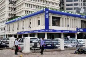 RBS va concedia 30.000 de angajaţi şi va diminua divizia de investiţii bancare