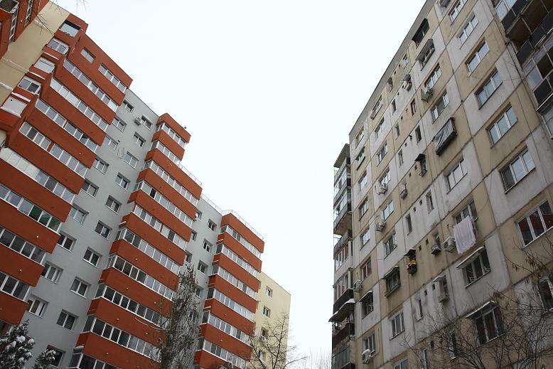 SPERANŢE DEŞARTE: Reabilitarea termică din Bucureşti ar putea creşte piaţa de adezivi cu 70% în 2012