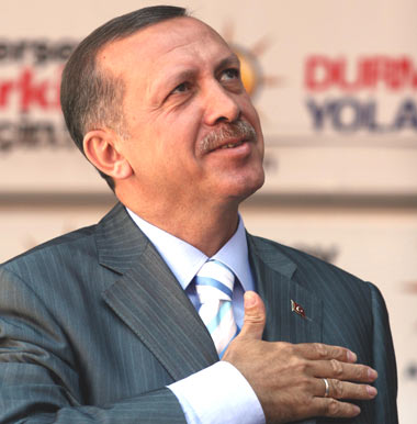 Premierul Erdogan avertizează că i-ar putea expulza pe unii ambasadori străini