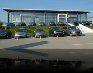 Divizia Mercedes-Benz, amendată în Marea Britanie pentru manipularea pieţei