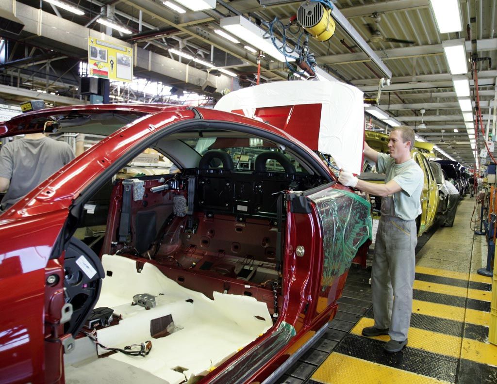Renault va moderniza fabrica Douai din Franţa printr-o investiţie de 420 milioane de euro