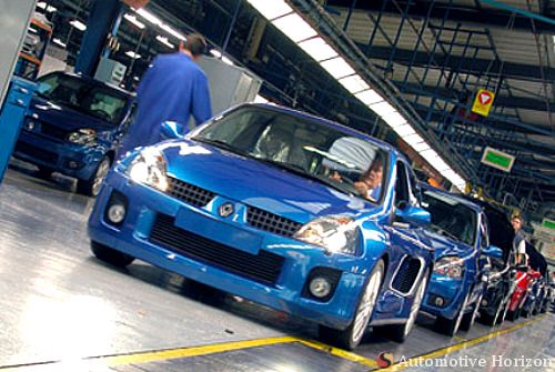 Profitul Renault a scăzut cu 39% în primul semestru din 2012