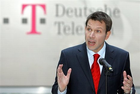 Guvernul grec a obligat Deutsche Telekom să cumpere pachetul de 10% din OTE