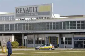 Renault va face 4.700 de angajări până în 2013