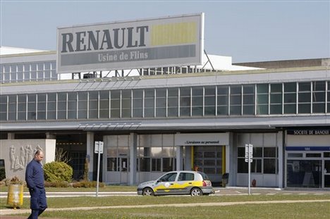Renault va face 4.700 de angajări până în 2013