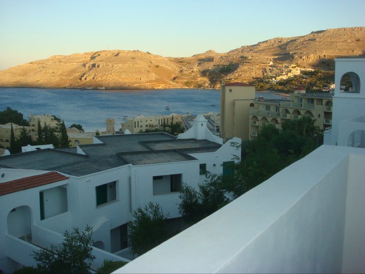 Rodos, Zakynthos şi Santorini, destinaţiile cu cel mai ridicat procent al evaziunii fiscale