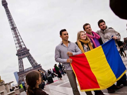 SURPRIZĂ Franţa ar putea deschide din TOAMNĂ piaţa muncii pentru români şi bulgari