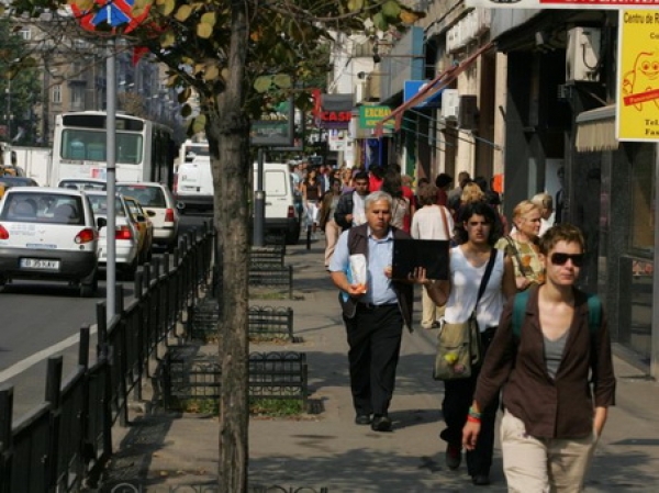Românii cred că situaţia lor financiară nu se va îmbunătăţi în 2012