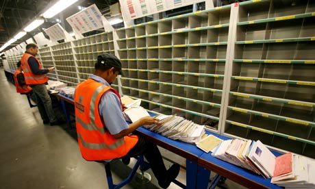 Guvernul britanic vrea să vândă pe bursă un pachet majoritar la Royal Mail