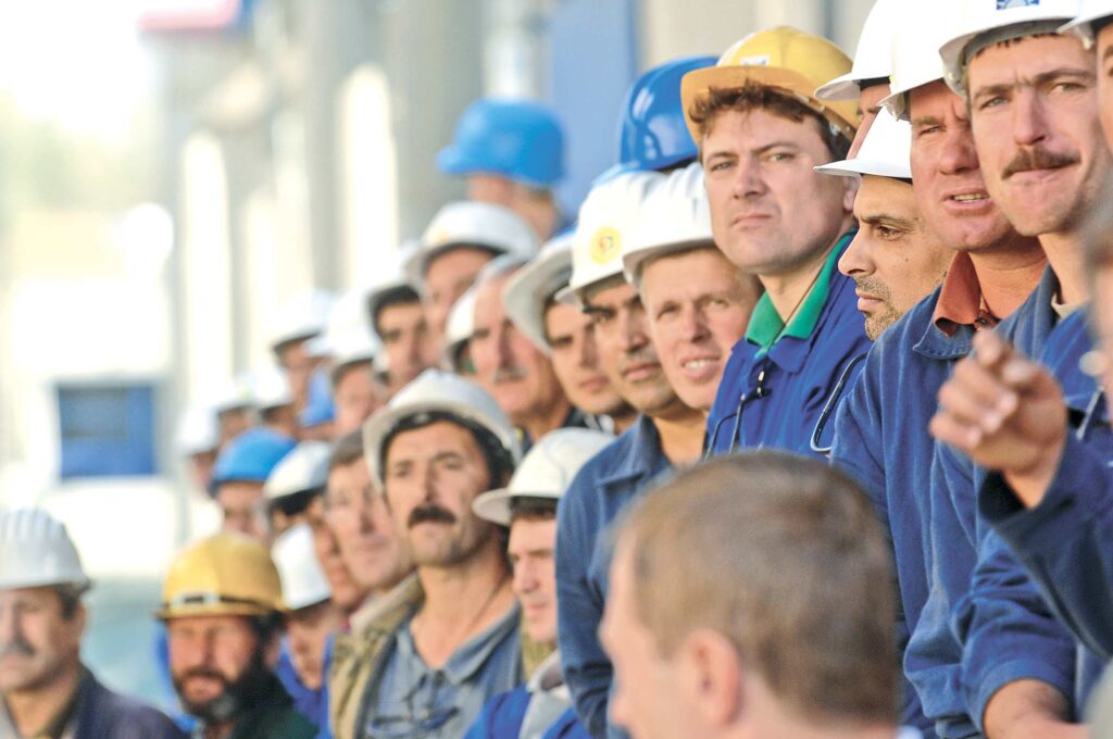 Câţi salariaţi sunt în România. Ministerul Muncii a rectificat cifrele