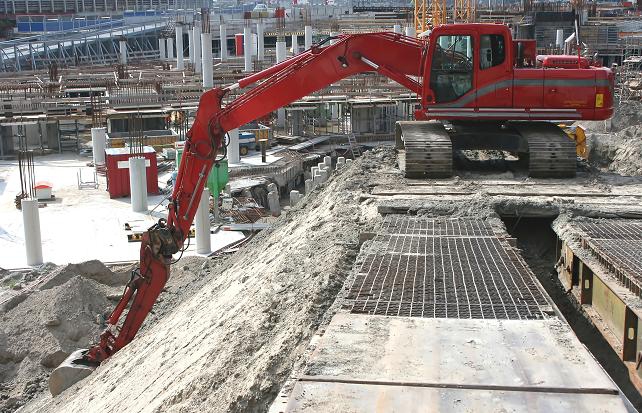 Volumul lucrărilor de construcţii a scăzut cu 18,9% în primele 11 luni din 2010