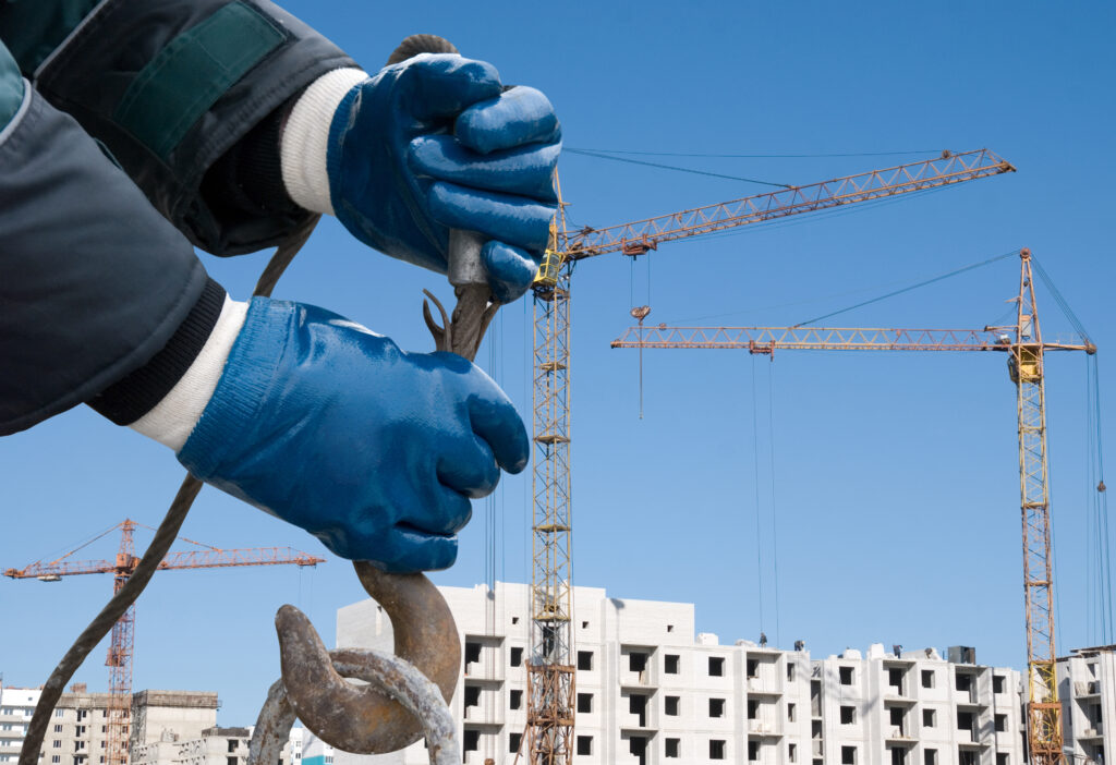 Piaţa imobiliară nu a murit: Construcţiile vor creşte cu 70% până în 2025