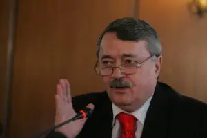 Scandal la nivel înalt în sistemul bancar. Directori și funcționari de la BRD, BCR și CEC, cercetați pentru o FRAUDĂ de 22 milioane de euro