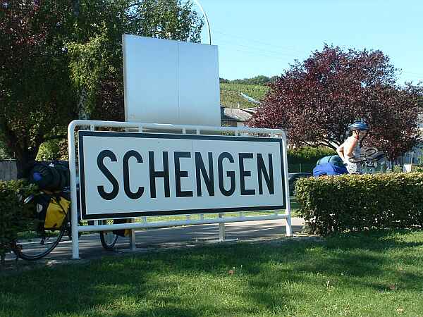 România reacţionează împotriva corupţiei cu gândul la Schengen