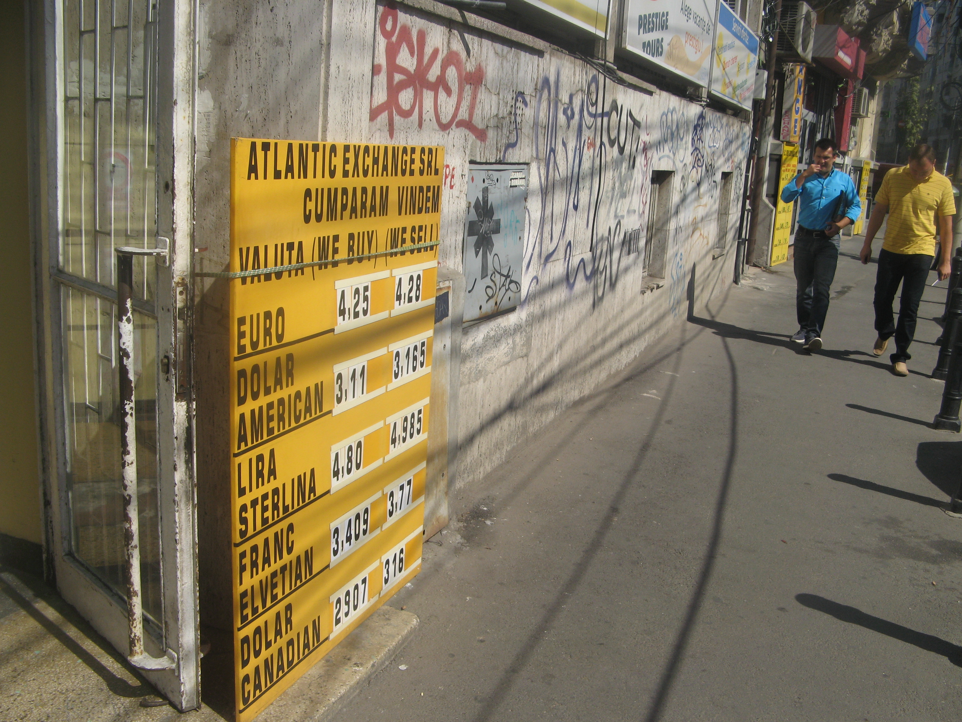 Leul atinge maximul ultimelor 5 săptămâni, sprijinit de BNR