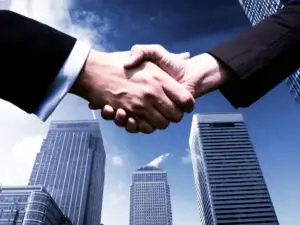 În 2012, sunt aşteptate tranzacţii cu proprietăţi comerciale de 74 de miliarde de dolari