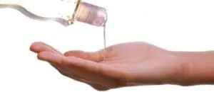 Criza i-a făcut pe români să cumpere mai puține deodorante și șampon