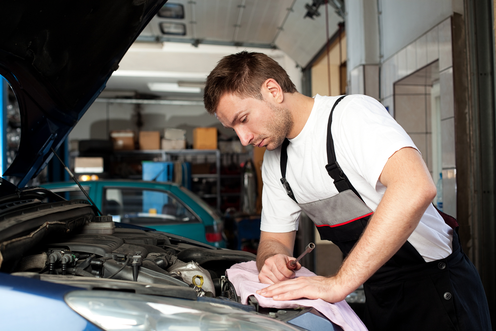 Ce implicații ar putea avea adoptarea proiectului de lege care permite clienților să asiste la reparațiile mașinilor