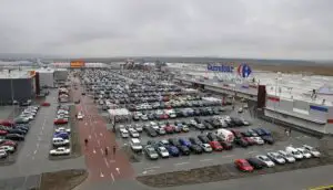 Cel mai mare investitor imobiliar din România, dat în judecată pentru că a încercat să preia ostil un mall