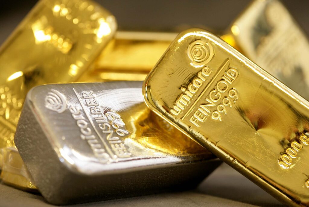 Criza din Cipru prăbuşeşte cotaţia aurului pe burse: Uncia pierde 100 dolari din valoare