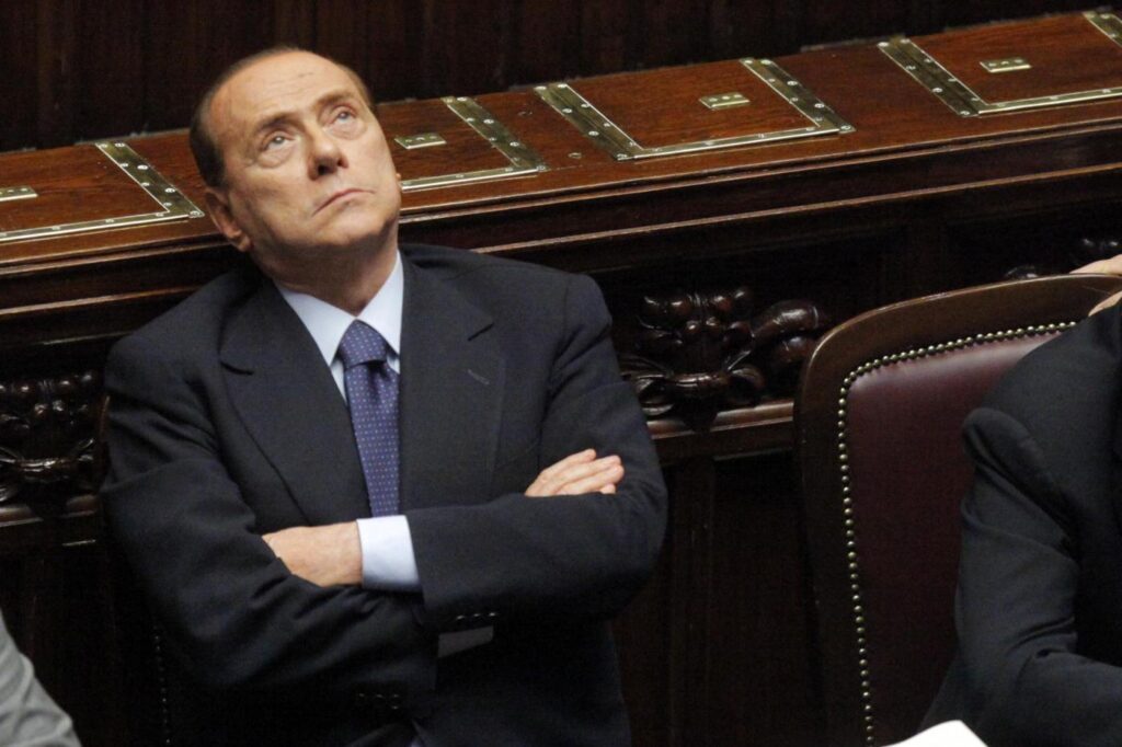 Berlusconi candidează din nou la funcţia de premier al Italiei