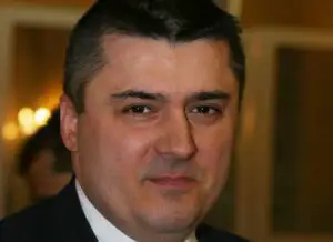Câţi bani face Siminel din închirierea spaţiilor comerciale ale Romarta