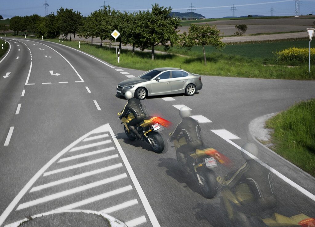 Comisia Europeană recomandă echiparea obligatorie a motocicletelor cu sisteme ABS